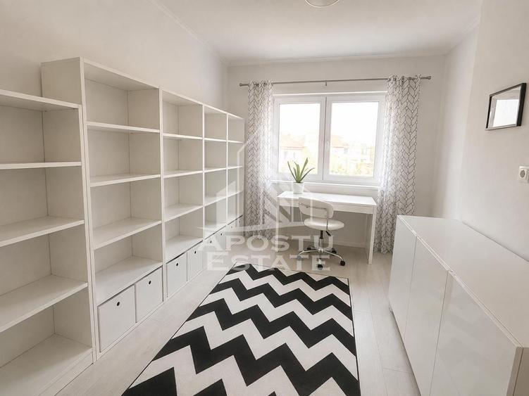Duplex de vanzare, 4 dormitoare si 3 bai, Dumbravita