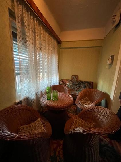Casă cu 5 camere, acces auto, gaz, central, Salonta, Bihor.