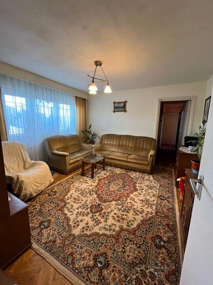 Vând apartament cu 4 camere în Gojdu - Școala Andrei Șaguna