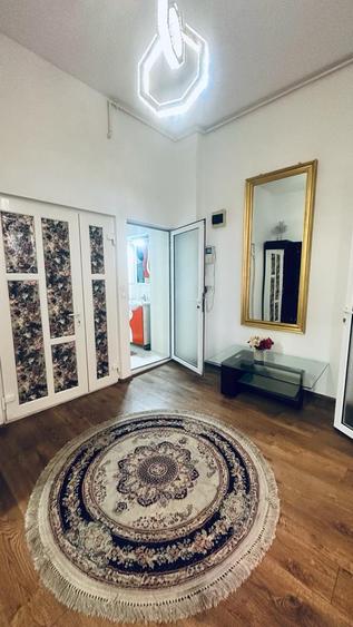 Apartament cu 3 camere – | Piața Ovidiu | Vedere la mare