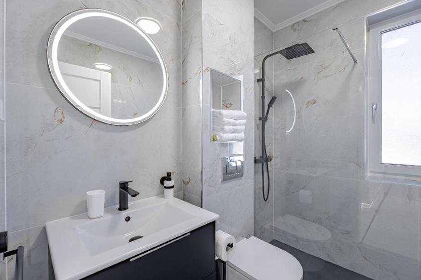Apartament 2 camere Selimbar, complet mobilat, parcare + incarcare EV