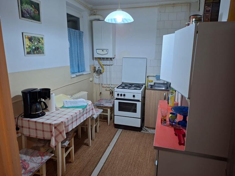 De vanzare apartament 3 camere confort 1 in Dambu