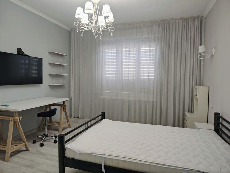 Apartament 3 camere la casa ,ultracentral, 550 E neg. Comision 50%