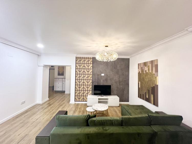 NOU / SUPERB / COMPLET MOBILAT SI UTILAT / SPATII GENEROASE