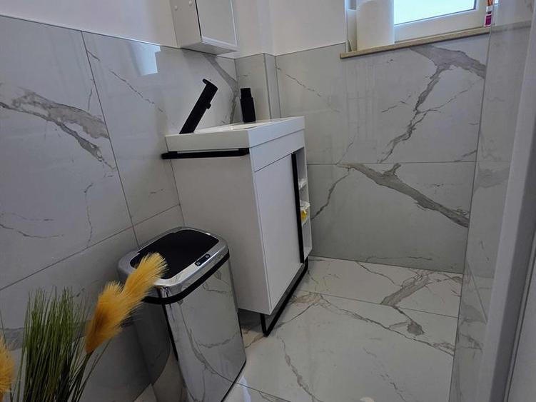 Apartament 2 camere, decomandat, Exterior Vest, Falticeni