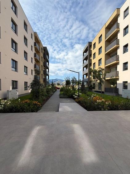 Apartament 2 camere finalizat, intabulat, etaj intermediar, cart.Tractorul, Sud