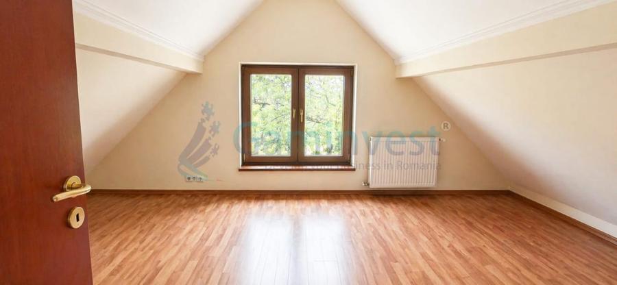 Casa de vanzare la 10 minute de Oradea, Les