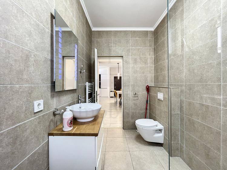 Apartament cu 2 camere, modern, parcare subterana, zona Calea Turzii