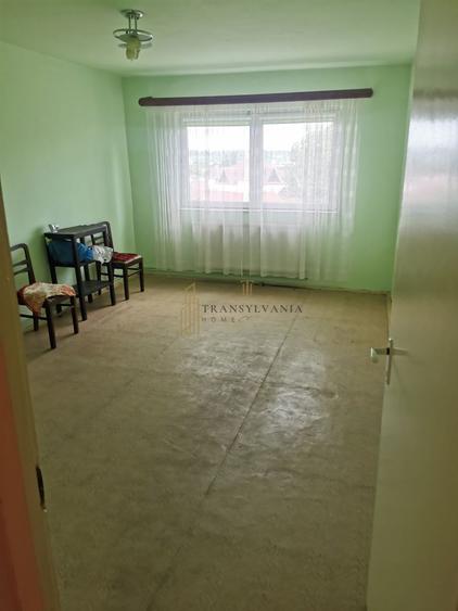 Apartament decomandat, 2 camere, zona Vasile Aron