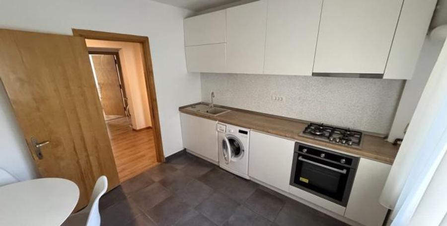 Apartament 3 camere | Zona Mall Vitan | Centrala proprie | Loc de parcare inclus