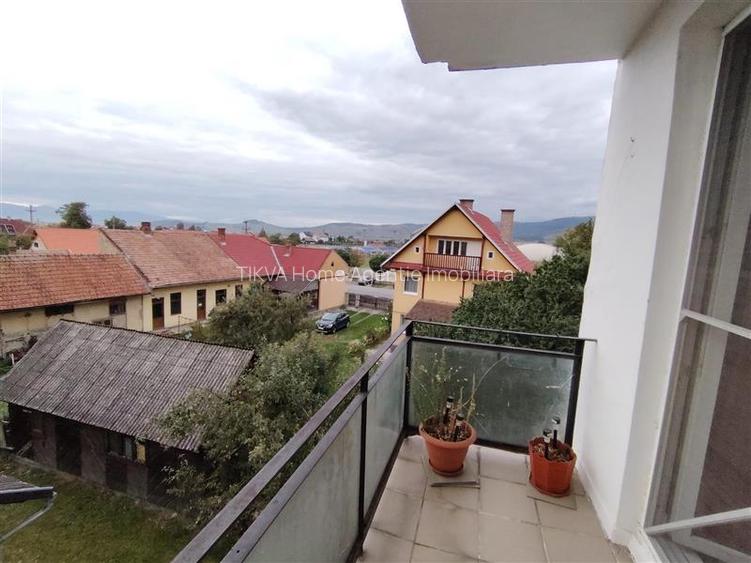Apartament cu 2 camere (Gheorgheni, Cart. Florilor, 50 C)