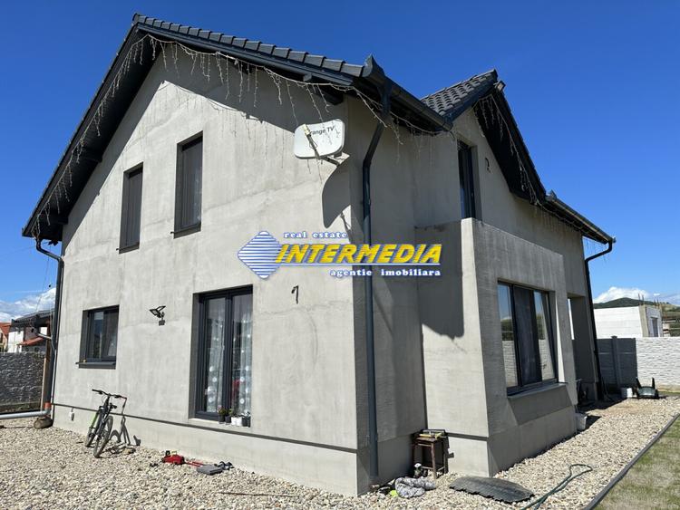Casa noua de vanzare cu 4 camere in Alba Iulia finisata la cheie zona Micesti