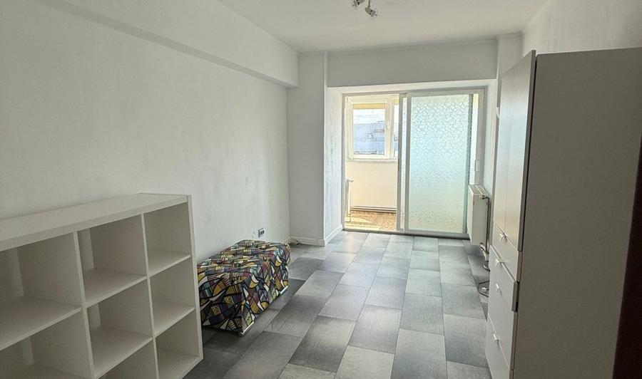 De vanzare - Apartament 3 camere Piata Victoriei