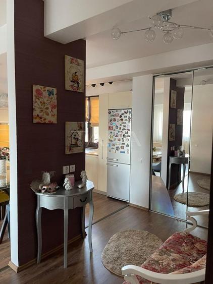 Apartament premium cu 2 camere, balcon generos, aproape de centru.
