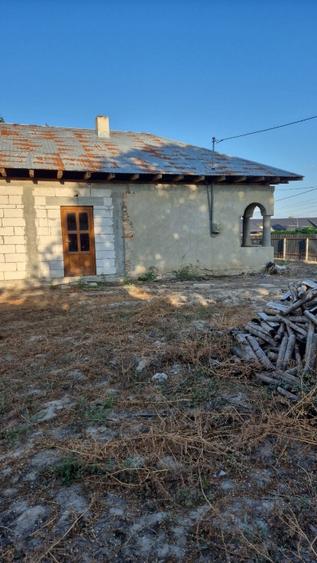 Casă de vânzare în comuna Făcăeni, județul Ialomița – teren 2600 mp, casă nouă,