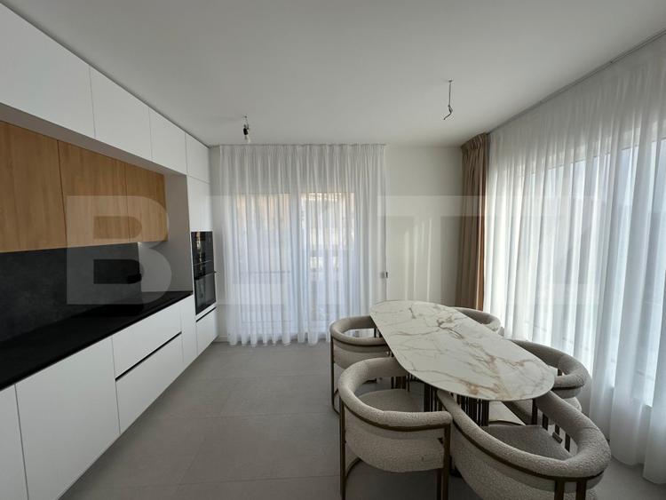 Duplex cu 4 camere, 178 mp utili, cu garaj, panoramă superbă, zona Voronet