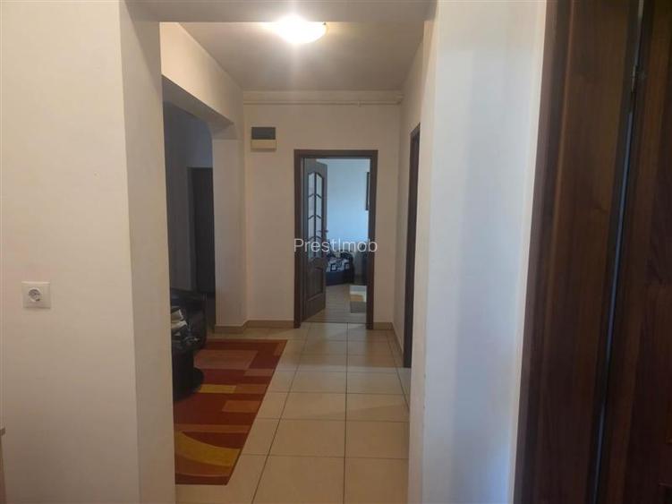 De inchiriat apartament cu 2 camere, 7 Noiembrie - 7