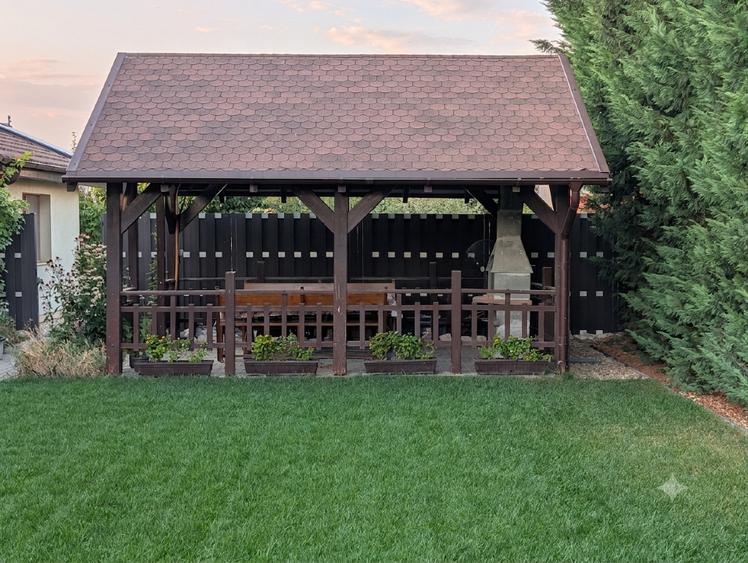 Vând casă individuală 4 camere, 160 mp utili