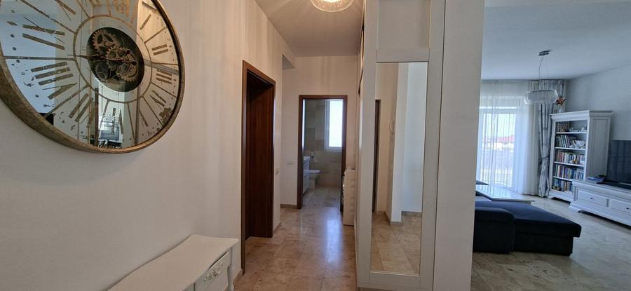 Apartament mobilat si utilat cu 2 locuri de parcare