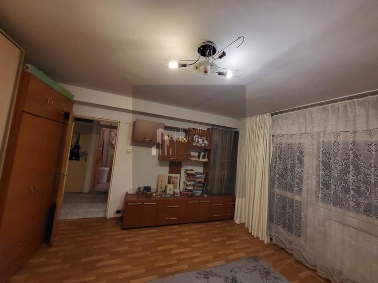 Garsoniera zona Piata Sudului/1983 xy
