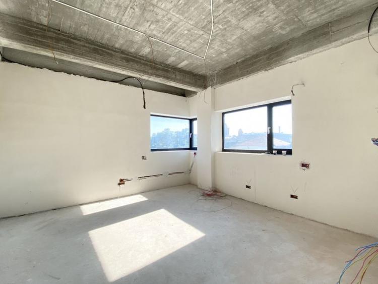 Penthouse cu piscină și terasa în zona istorică-peninsulară