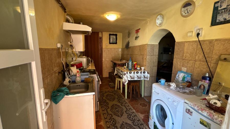 Doua case de vanzare 75 M² + curte 720 M² Piata Kalvin