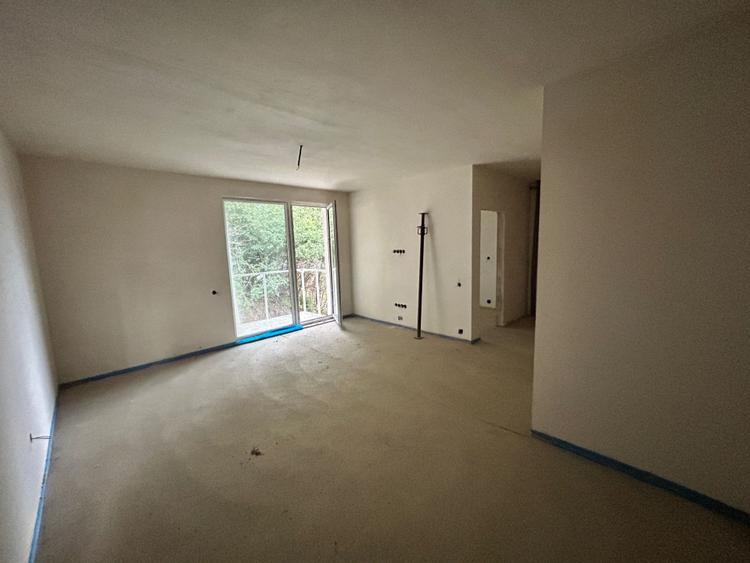 Apartament 3 camere cu parcare, 67 mp, terasa 50 mp, semifinisat, zona Teilor