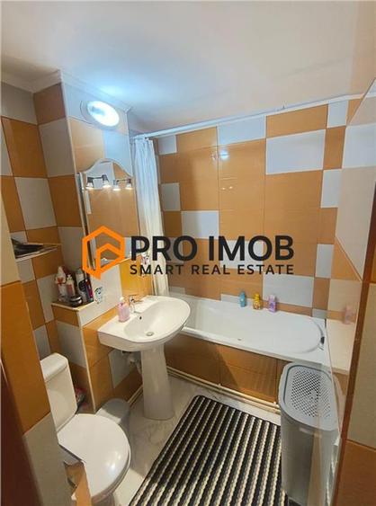 Apartament 4 camere decomandat zona Berca