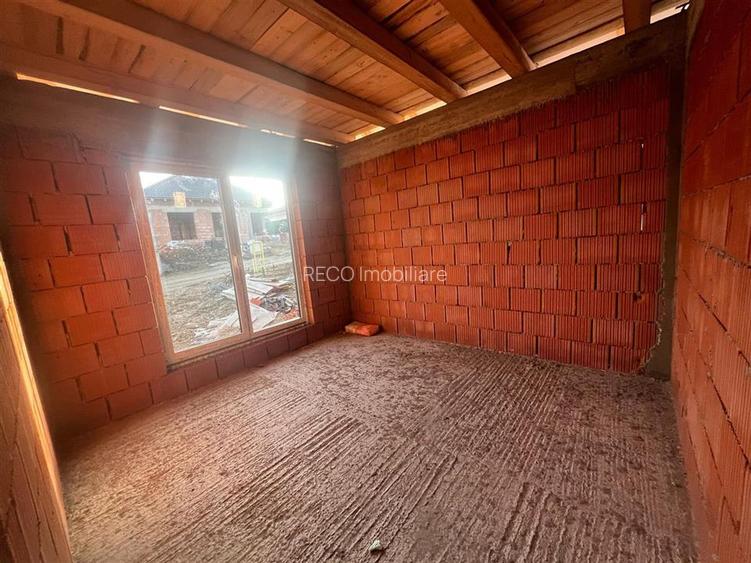 RECO Casa plan parter cu 3 dormitoare-la rosu- Paleu - 5
