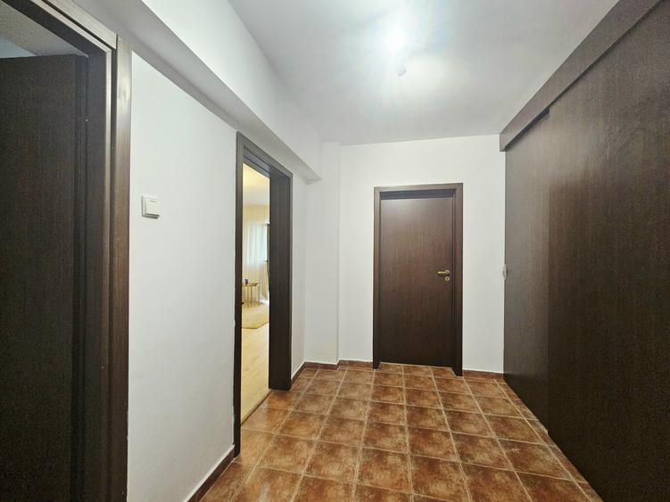 Prima inchiriere/ Apartament decomandat