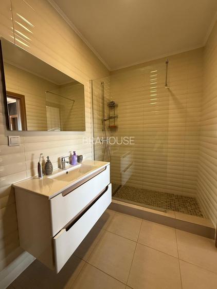 Apartament 3 camere de vanzare, Tractorul, parcare subterana - 9