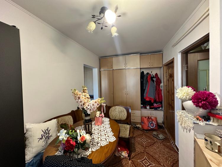 Apartament 2 camere decomandat Zona Capat la 1 - Farmacia Catena