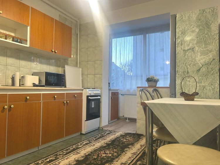 Garsonieră decomandată Astra