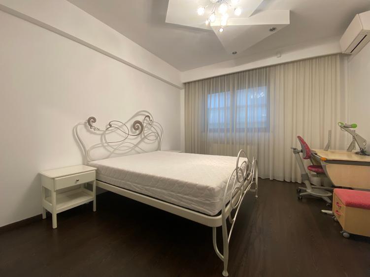 Lovely apartment on 2 levels in a villa in Primaverii