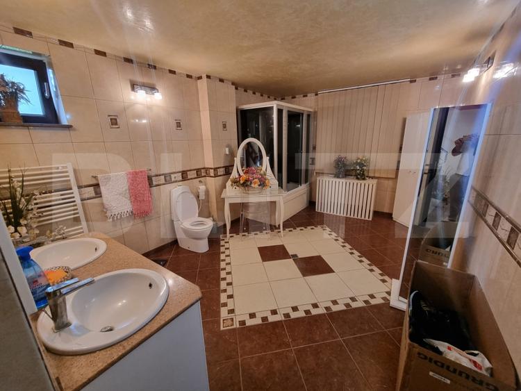 Casa S+P+2, teren 1200 mp, zona Lapus
