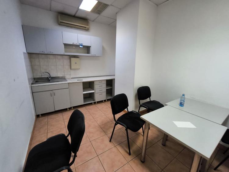 CENTRU - Bdul Tomis spatiu comercial cu vitrina stradala!