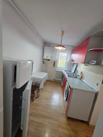Inchiriez apartament 2 camere zona Miorita Deva