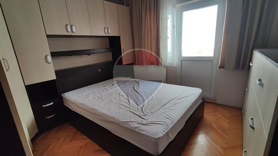 Apartament 3 camere de închiriat în zona Calea Aradului