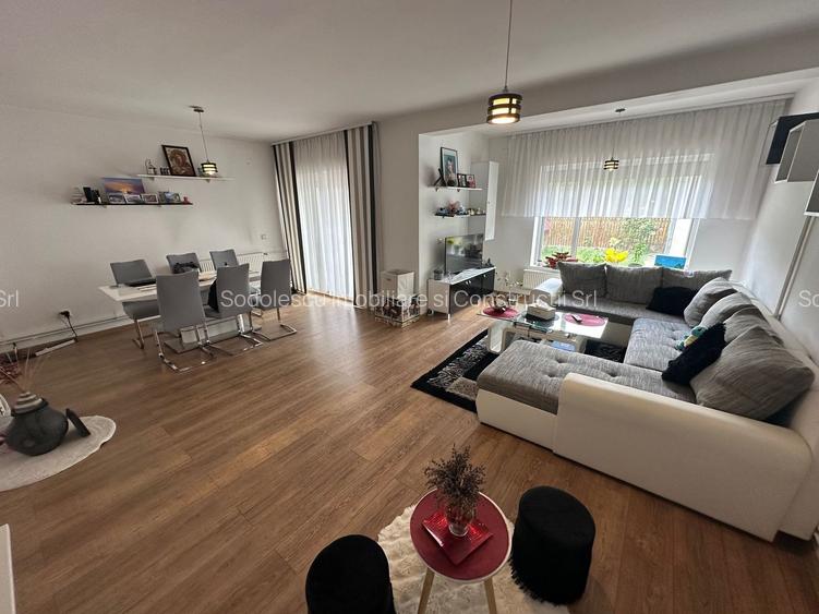 Casă / Vilă cu 5 camere zona Lunei - 3