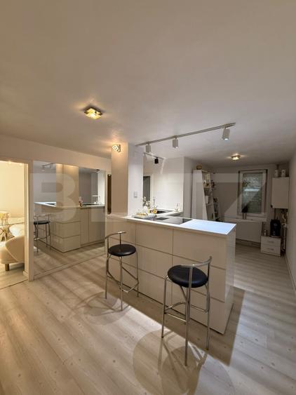 Apartament 3 camere, decomandat, zona Centrala