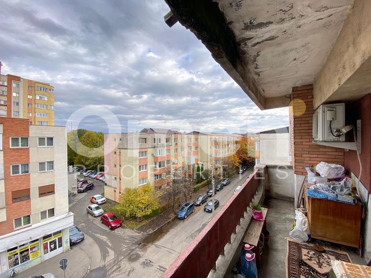 Apartament renovabil cu 4 camere decomandate, cu garaj, zona Traian