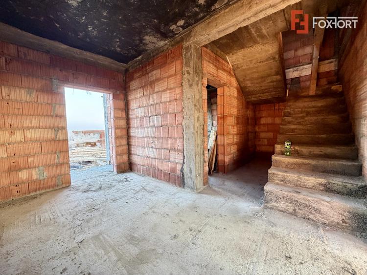 Duplex cu 4 camere Parter + Etaj, zona Sanandrei