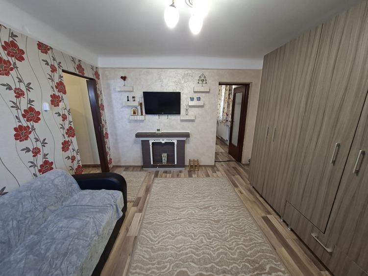 Apartament 2 camere, zona Podu Ros