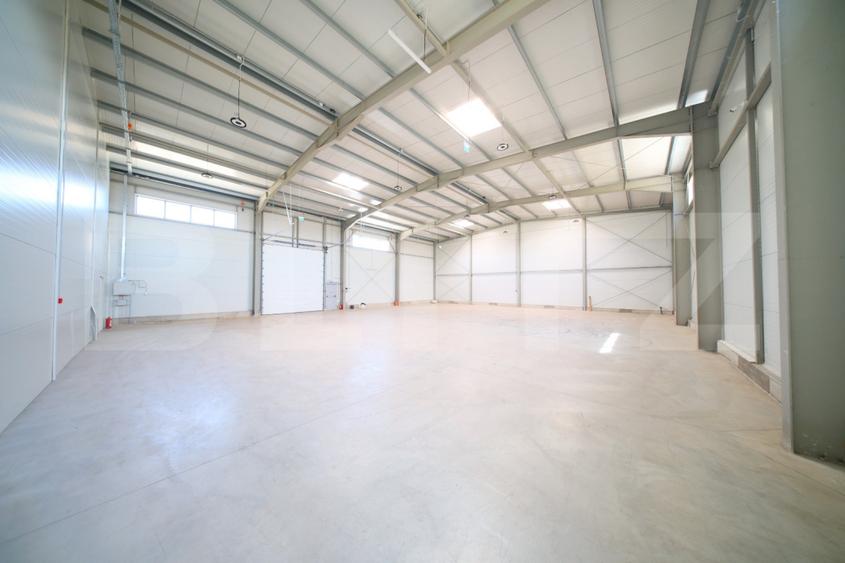 Hala cu cladire birouri, 955 mp, 2850 mp teren, Campia Turzii