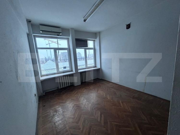 Spatiu de birouri, 231.74 mp, 8 camere, zona Colegiul Fratii Buzesti
