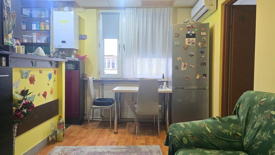 Vand apartament cu 3 camere in Deva, Dacia, suprafata utila 38,63 mp, mobilat