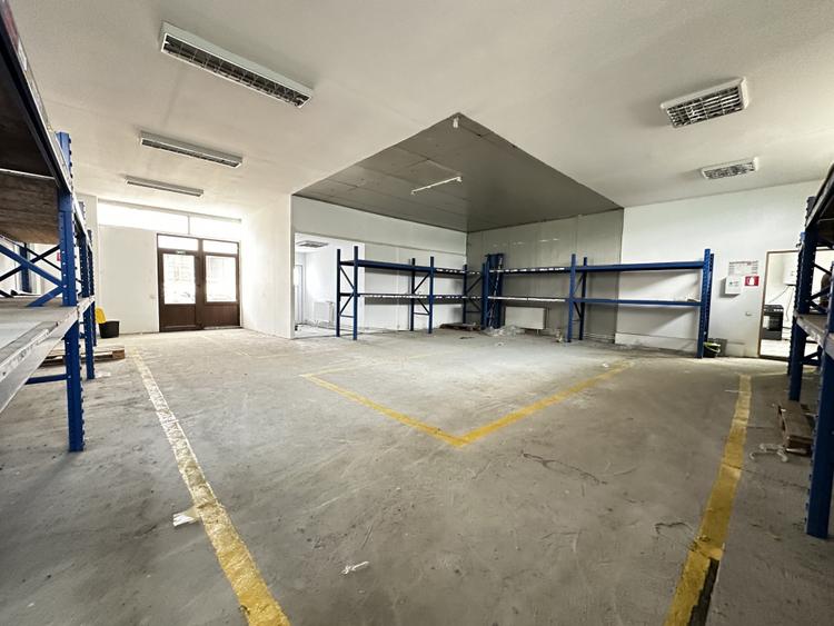 DEPOZIT 450 mp. Birouri Hala si TEREN Imprejmuit 4077 mp Asfalt - Utilitatile