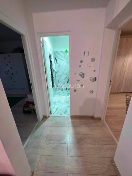 Proprietar vand apartament 3 camere  - 3