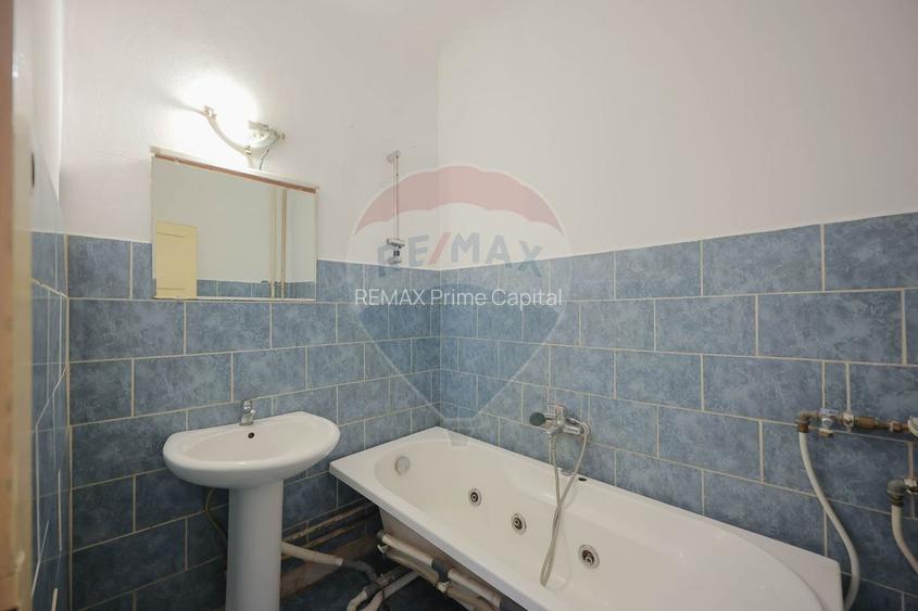 Apartament cu 2 camere de vânzare, în zona Decebal - 8