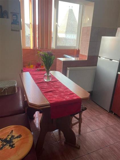 Apartament 2 camere decomandat 2 balcoane pivnita zona Garii
